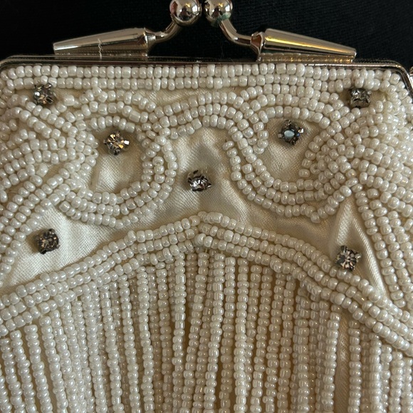 Farfalla London Elegant White Beaded Evening Bag - Picture 4 of 9
